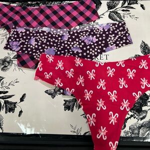 NWOT Victoria’s Secret Thong Panties SIZE L